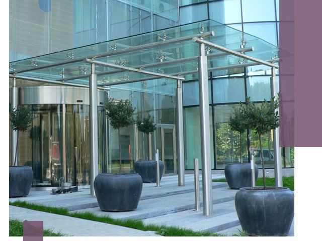 Навесы из стекла на заказ в Морозовске — монтаж и установка